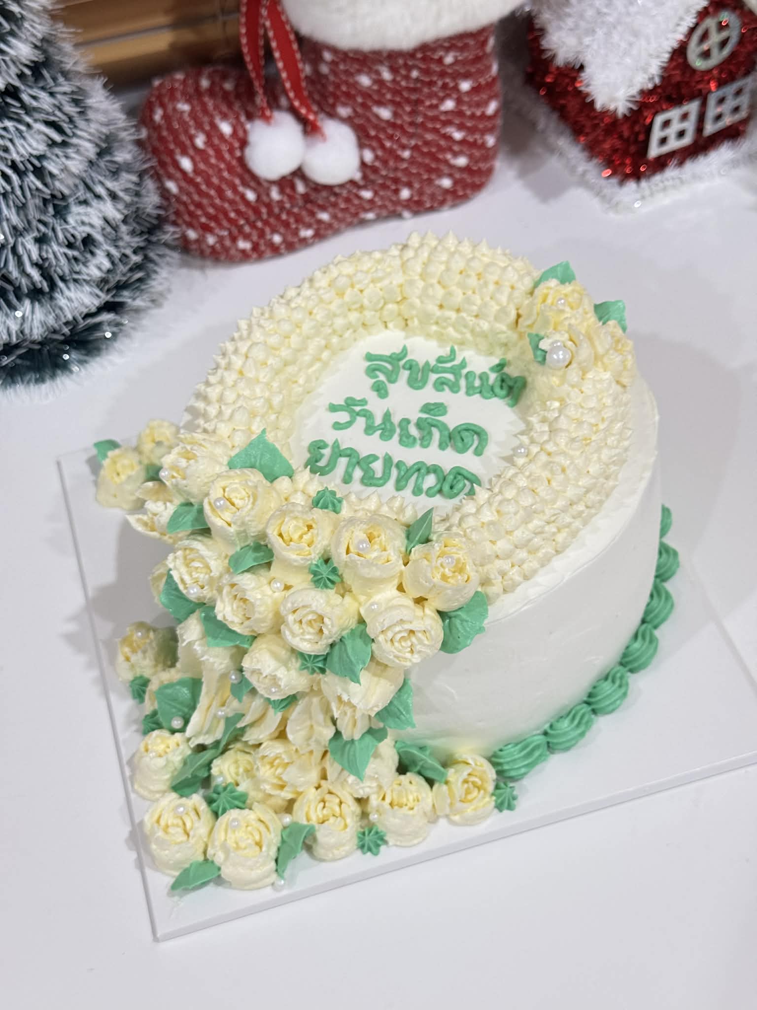 White Garland Cake / เค้กพวงมาลัยสีขาว